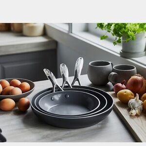 GreenPan

Valencia Pro
Ceramic Non-Stick 2 Piece Skillet Set